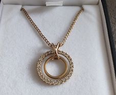 9k Gold Pendant & chain