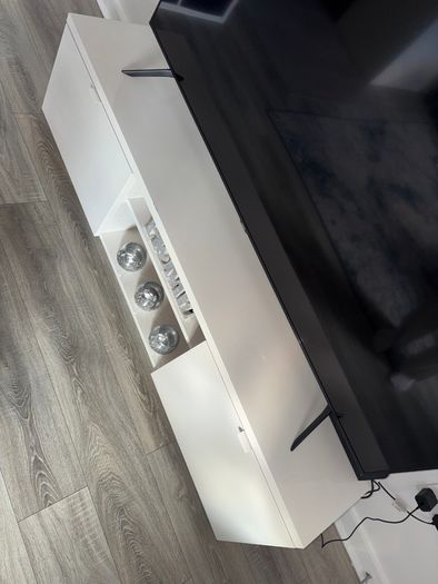Gloss Tv Stand