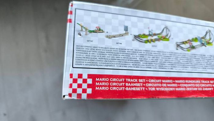 Hot Wheels Mariokart Mario Circuit Lite Track Set super mario power