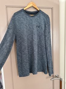Under armour heatgear top (XL)