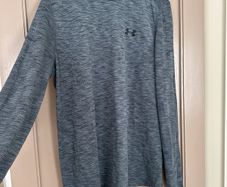 Under armour heatgear top (XL)