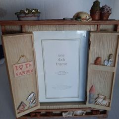 photo frame 4x6 with hinged doors and garden items