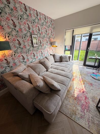 ON HOLD - Sofa - Power Slider
