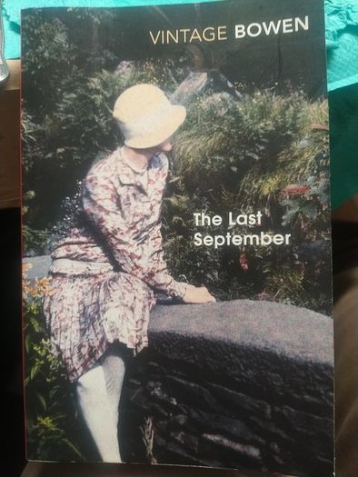 Elizabeth Bowen - The Last September