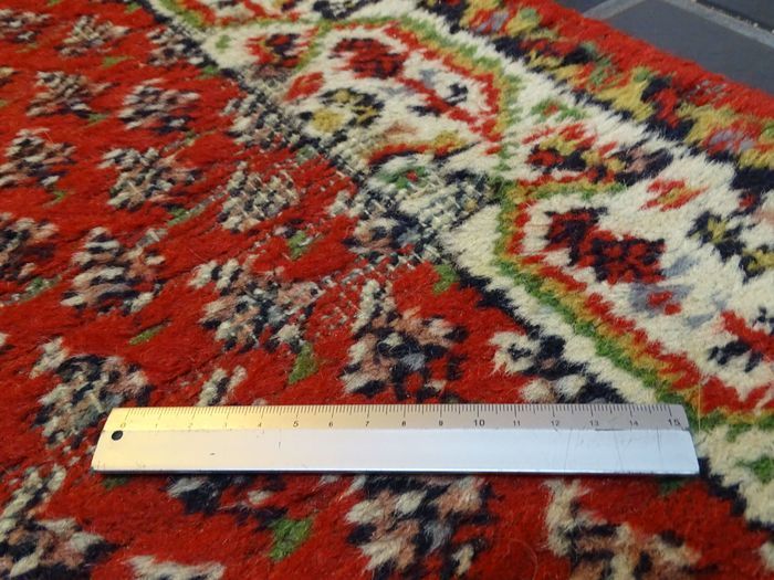 Superb P.ersian Sarough Rug 2.75m x 0.8m (H)