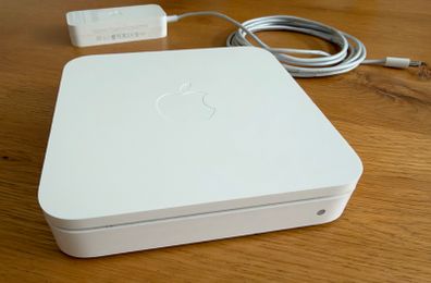 Apple AirPort Extreme Base Station