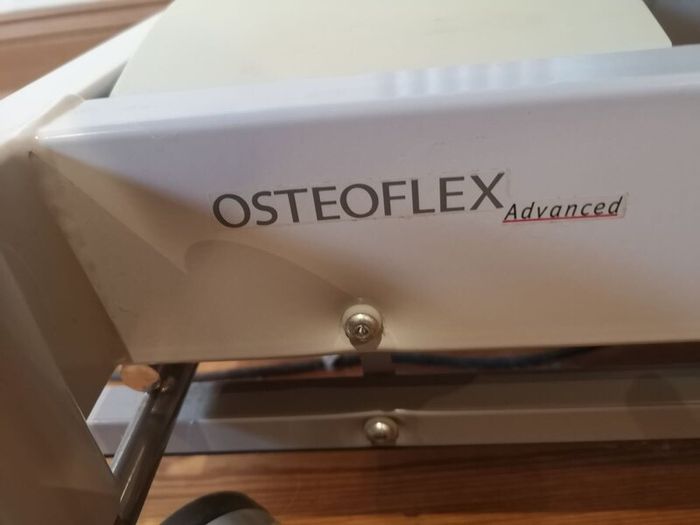 Professional treatment table
