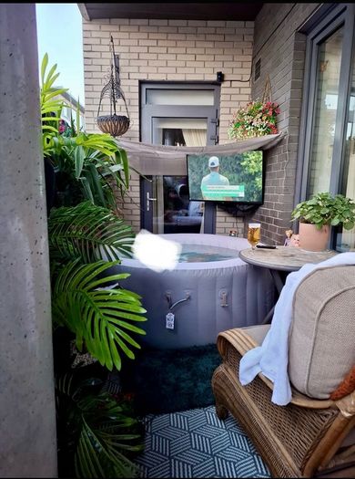 Garden/Jacuzzi