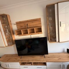 Media wall unit