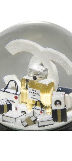 Chanel snow globe 2019