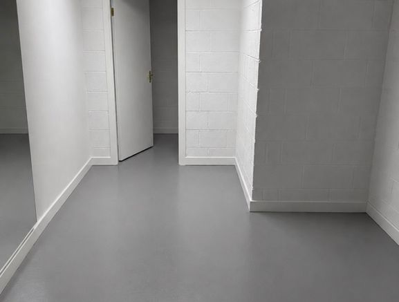 Beauty Room for Rent