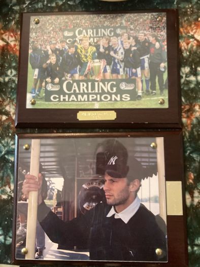 Manchester United plaques free postage