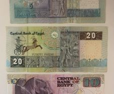35 Egyptian Pounds
