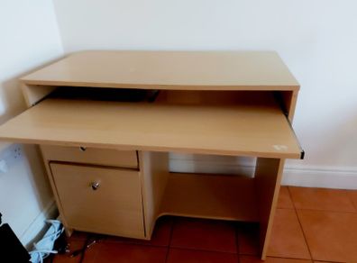 Computer desk