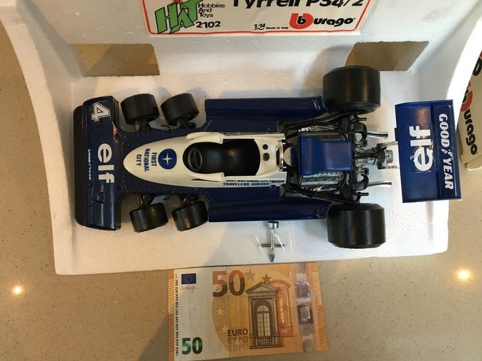 Model Car Burago Tyrrell P34/2 Scale 1/14