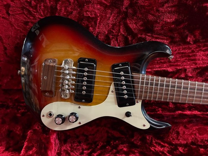 Mosrite Ventures Mini Sunburst 1990's