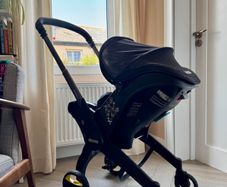 Doona i Car Seat & Stroller Bundle plus Accessories in Excellent Condition