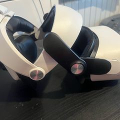 Meta quest 2 vr head set with comfort strap