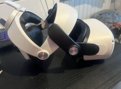 Oculus meta quest 2 headset