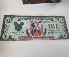 Disney 5 dollars note
