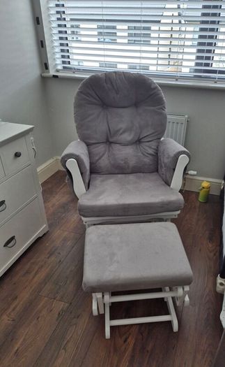 babylo rocking chair with footstool