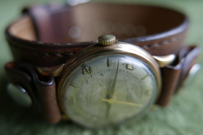 Vintage 1923 Dowel Deluxe 9ct Solid Gold Gents Wrist Watch - 17 jewels Antimagnetic Swiss Made(engraved Esso 1923) in working order
