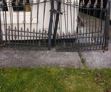 Driveway gates