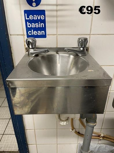 Commercial kitchen sinks