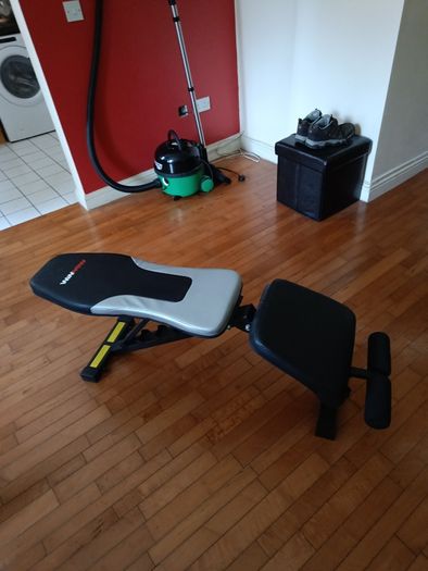 Adjustable Weight Bench