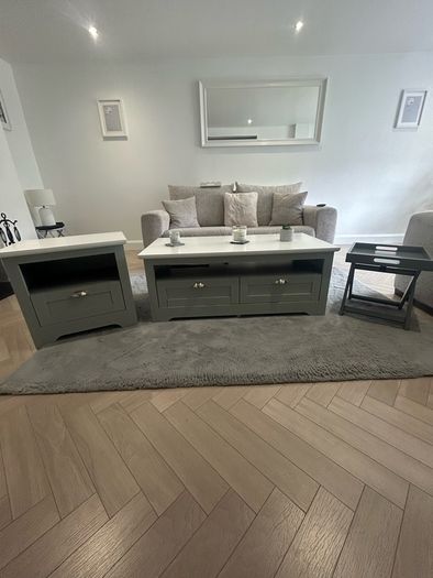 Coffee table & lamp table set