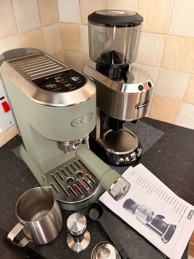 De'Longhi Dedica Espresso Machine Dedica Coffee Grinder Set