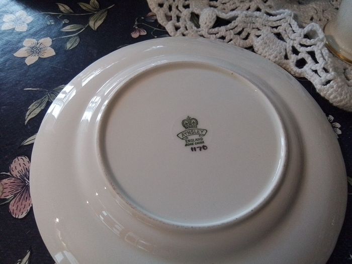 Aynsley Sixty One Piece Dinner Service