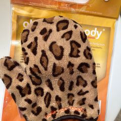 Glove Your Body Tanning Mitt