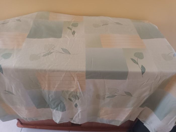 Bed throw and Matching curtains