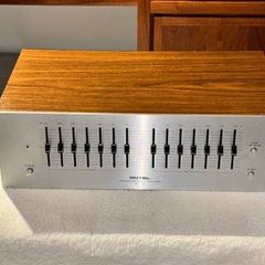 VINTAGE Hi-Fi from the golden era 1970s Rotel RE-700 7-band stereo graphic equalizer stunning Silver and walnut in pristine condition