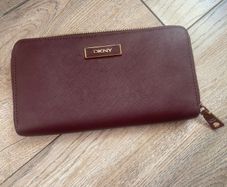 DKNY wallet