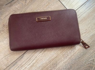 DKNY wallet