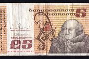 1993 Ireland IR5 Johannes Scotus Erigena Banknote Series B. Note issued 12/03/93. Serial number AEG001840