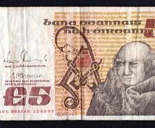 1993 Ireland IR5 Johannes Scotus Erigena Banknote Series B. Note issued 12/03/93. Serial number AEG001840