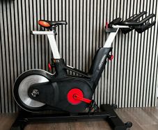 Life fitness iC6 spin bike