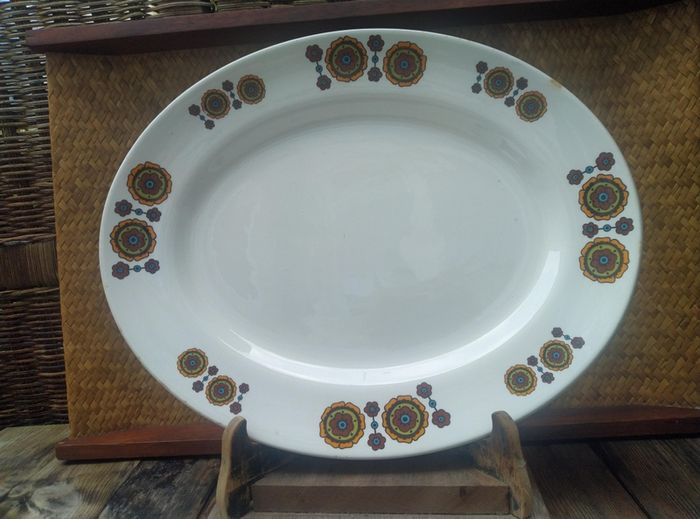 vintage platters, platter, retro platter, Arklow, Poole, JG Meakin