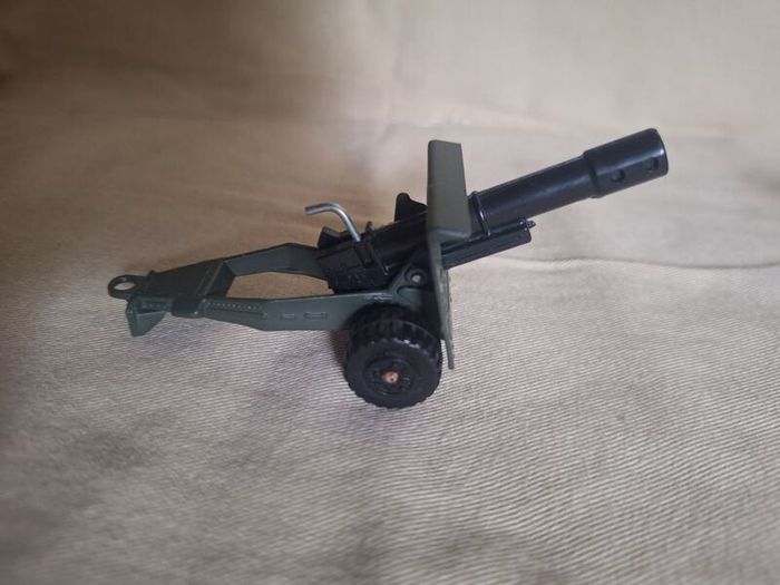 Dinky Meccano truck and field gun