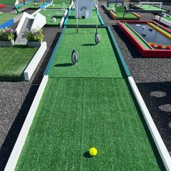 Golf obstacle/ Bouncing castle