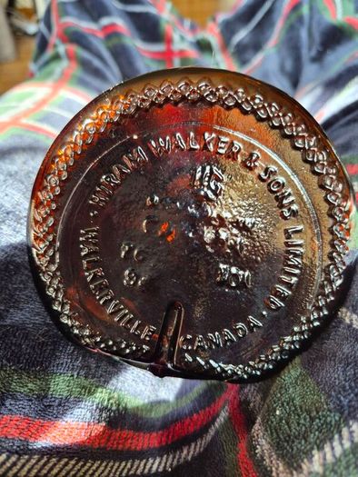 Vintage Bottle, 6-year-old Canadian Club Blended Canadian Whiskey