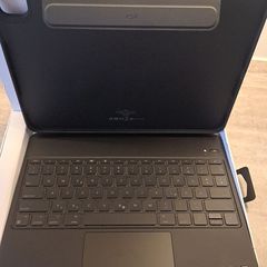 ESR Rebound Magnetic Keyboard Case 360 for iPad Pro 13 (M4, 2024) - Open Box