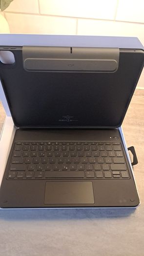 ESR Rebound Magnetic Keyboard Case 360 for iPad Pro 13 (M4, 2024) - Open Box