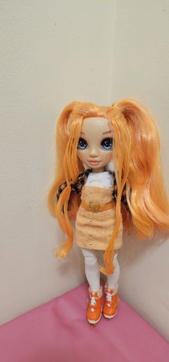 Rainbow High Fashion Doll Poppy Rowan Winter Break W/Skis