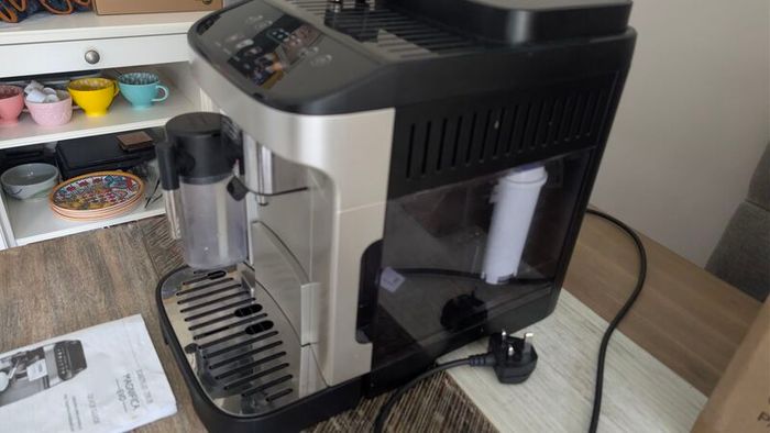 Delonghi Magnifica Evo coffee machine