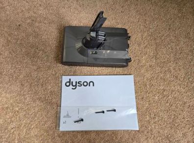 Dyson vacuum battery