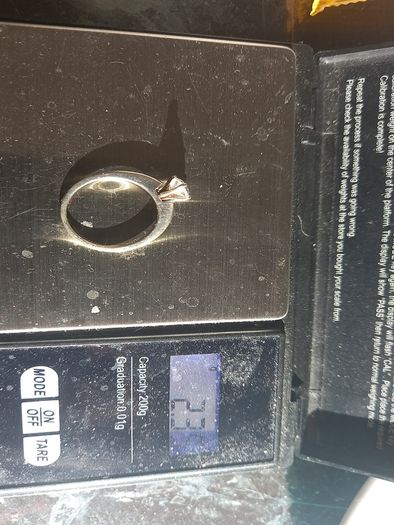 9 ct gold ring